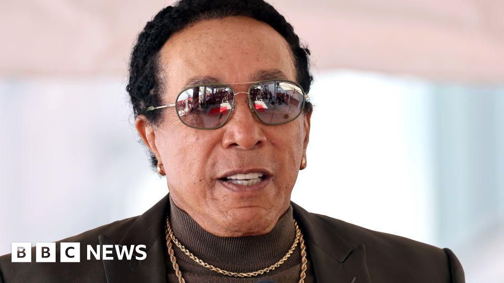 Smokey Robinson files 0m defamation case against rape accusers