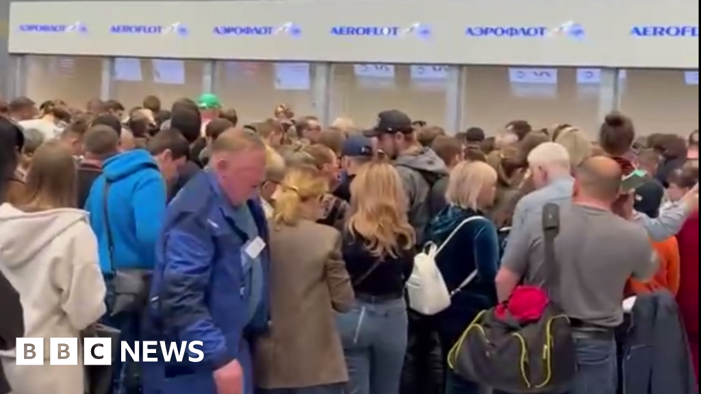 60,000 air passengers stranded over massive Ukrainian drone attack