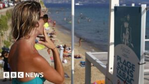 France to ban smoking on beaches, parks and near schools