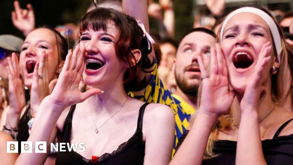 Exit festival pulls out of Serbia after backing student protests