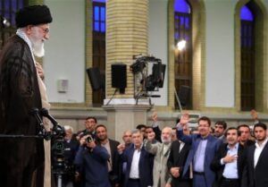 دیدار نمایندگان با رهبر انقلاب آغاز شد