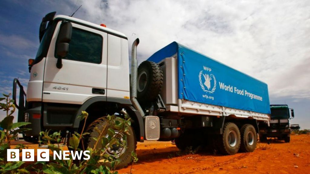 UN aid convoy attacked in el-Koma as it waits to go to North Darfur
