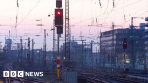 Cologne evacuates thousands so WW2 bombs can be diffused